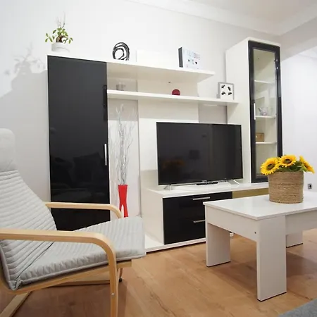 Coqueto Junto A Casco Viejo *