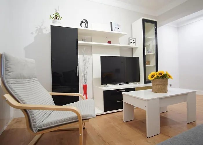 Coqueto Junto A Casco Viejo *